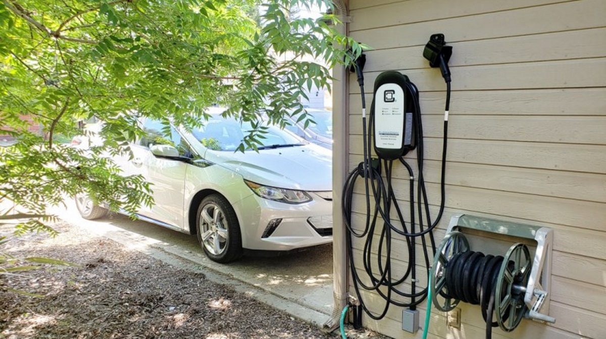 EV Charger Installation Services by Licensed Electrician in Kitchener-Waterloo